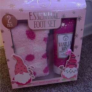 Essential Foot Set - Pink Plush Socks & Vanilla Mint Foot Lotion